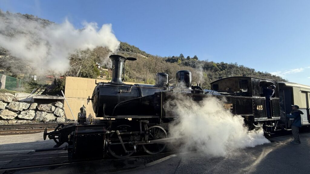 Black steam train engine