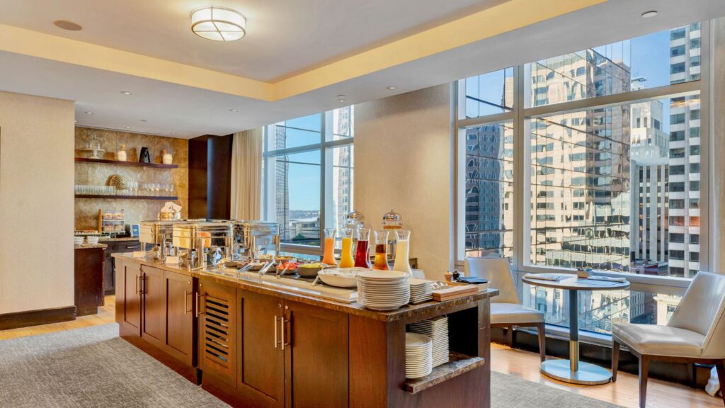InterContinental Boston lounge (Photo: InterContinental)