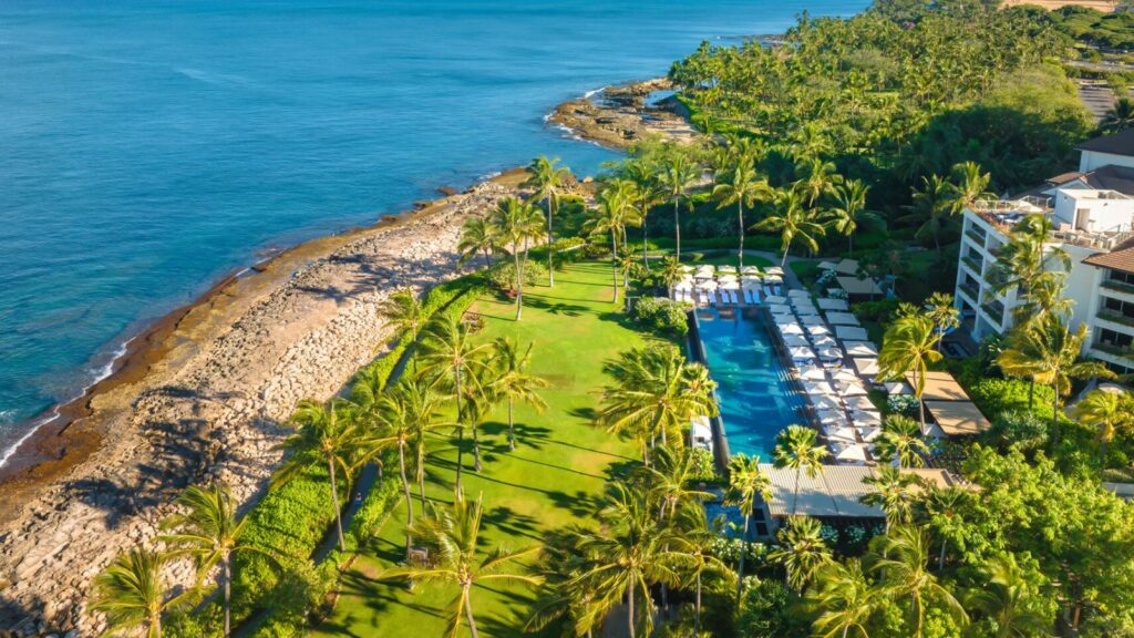 The beach is steps away at Four Seasons Resort O‘ahu at Ko Olina (Photo: Four Seasons)