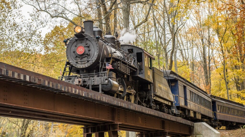 A Wilmington & Western Railroad traveling throygh fall foliage