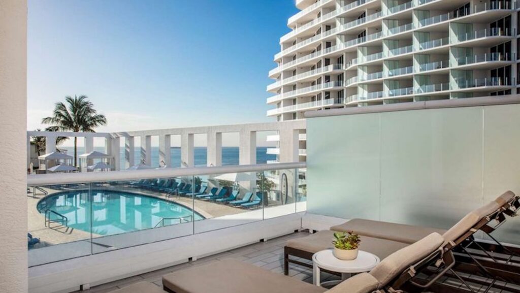 Hotel pool