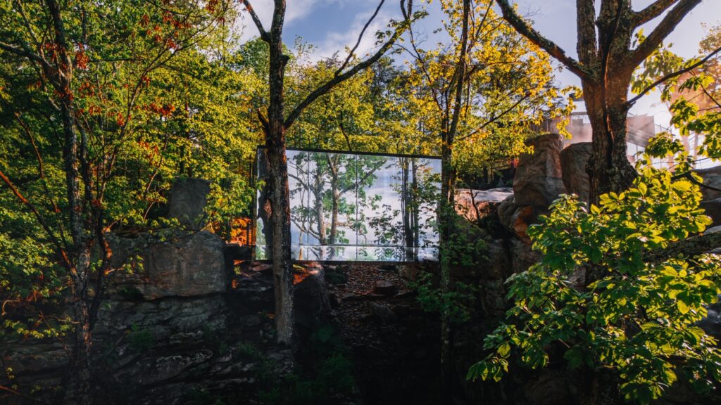 The Floating Mirror Cabin at Bolt Farm Treehouse