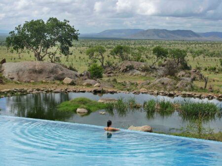 Infinity pool at Four Seasons Safari Lodge Serengeti (Photo: Four Seasons Safari Lodge Serengeti)