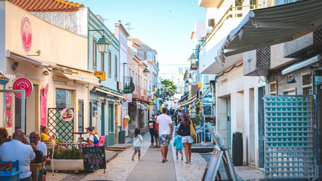 Town of Alvor in the Algarve (Photo- SuzannePhotography:Twenty20 via Humble Boots)