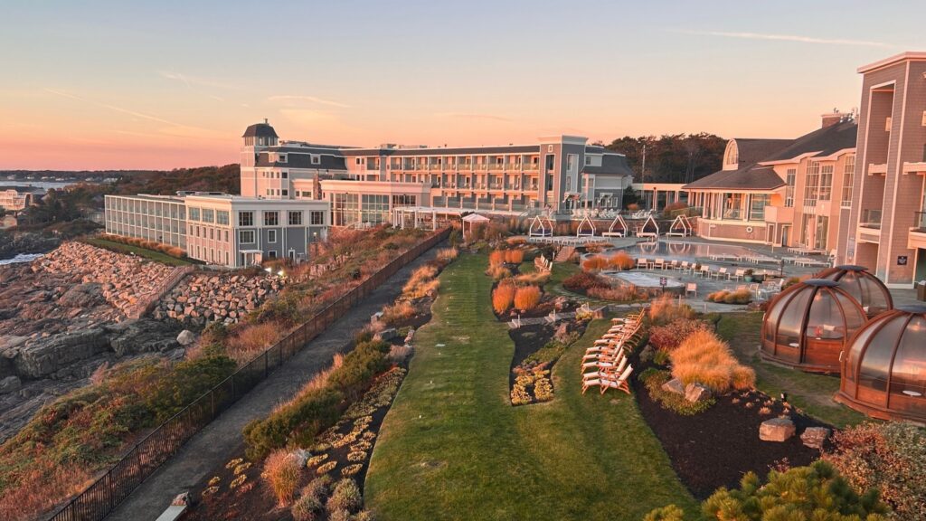 Cliff House Maine (Photo: Josh Roberts)